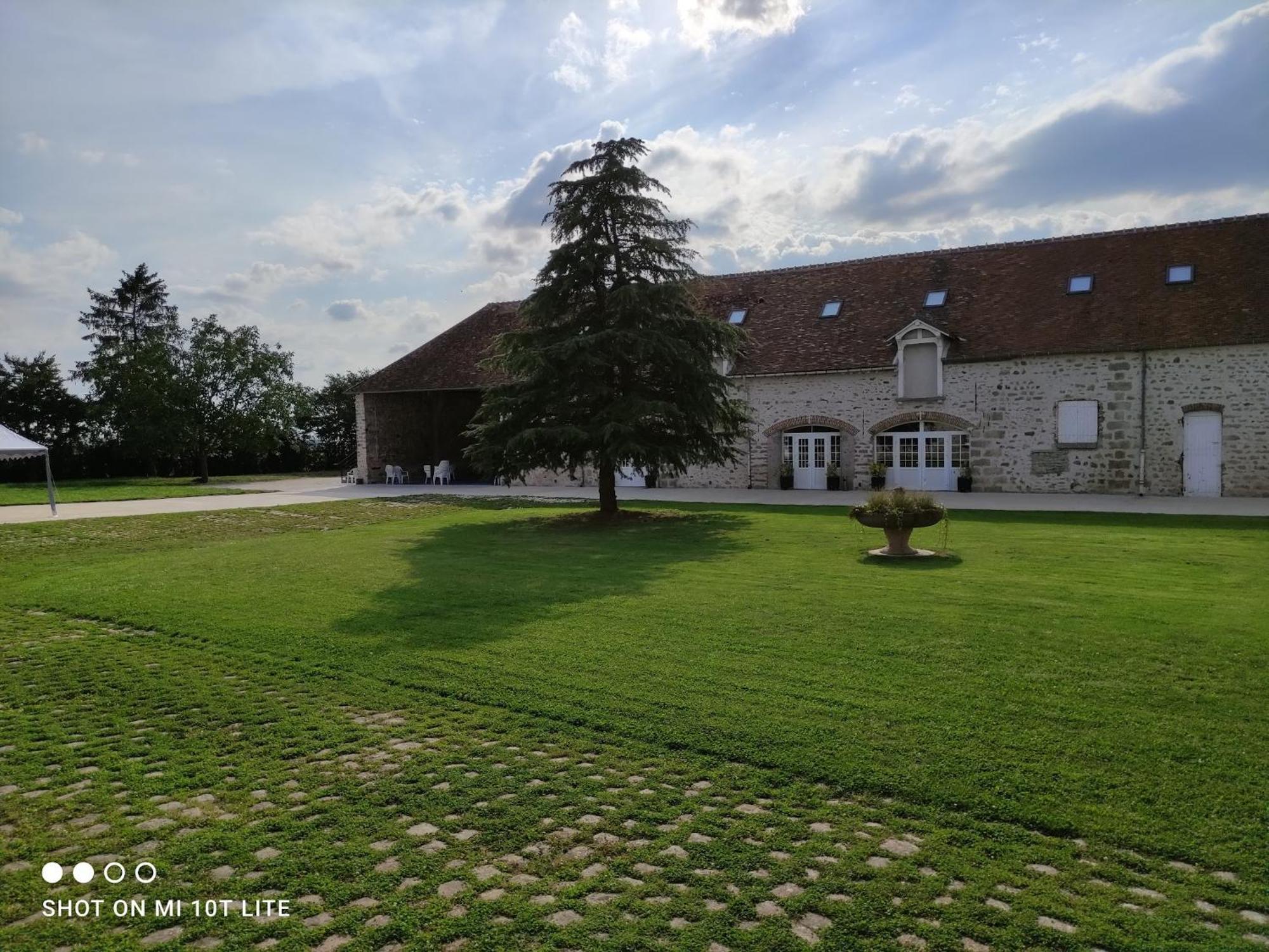 Domaine De La Ferme De Mont Bed & Breakfast Mormant Екстериор снимка